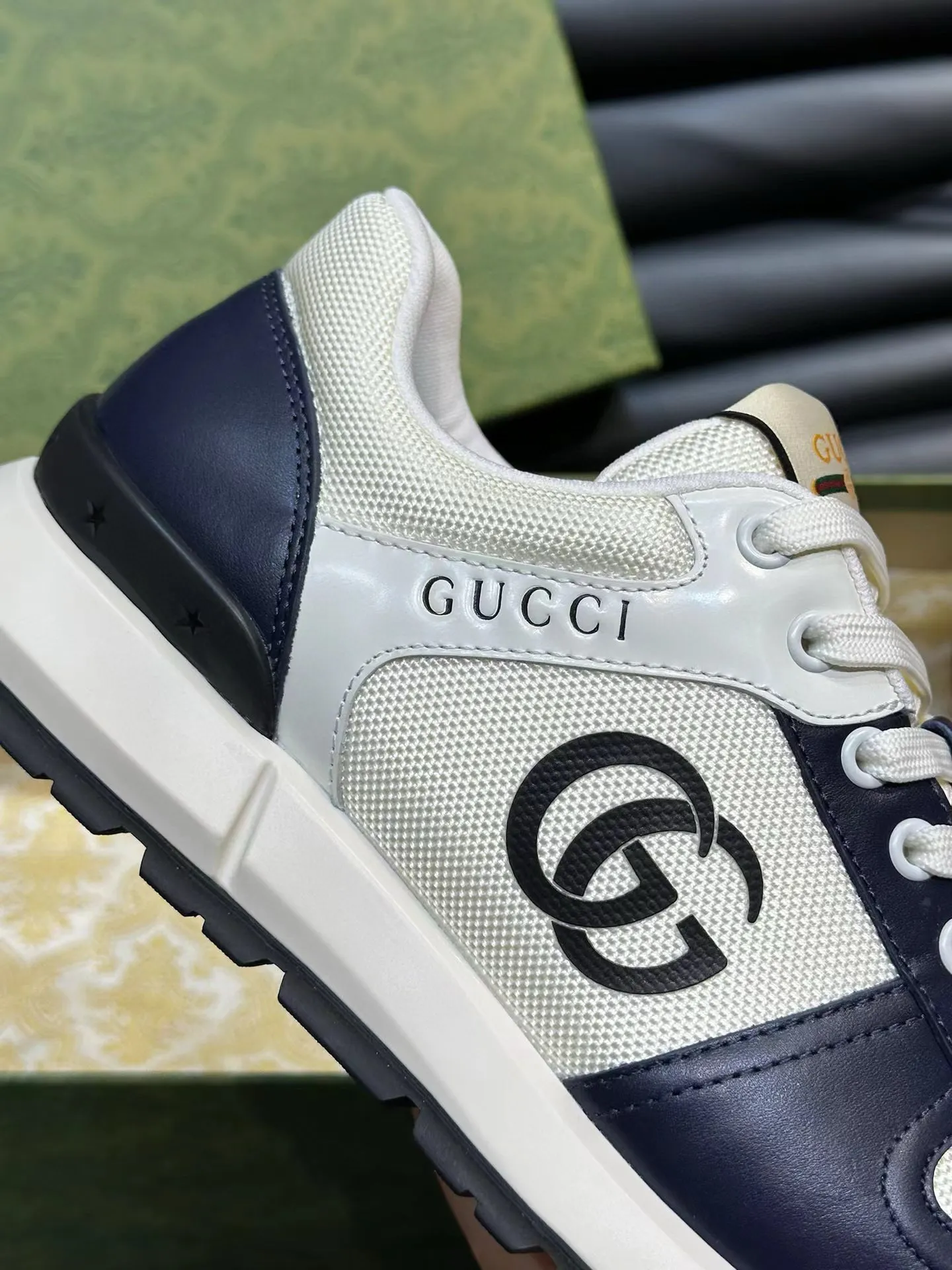 Factory price: 460💰Gucci new men's shoes GUCCI [Lightning] latest shoes are shipped. Original quality, fashionable, made of special materials, sheepskin lining, brand new packaging. The foot feels super comfortable and the workmanship is impeccable. Size: 38-45, Dingyi 45